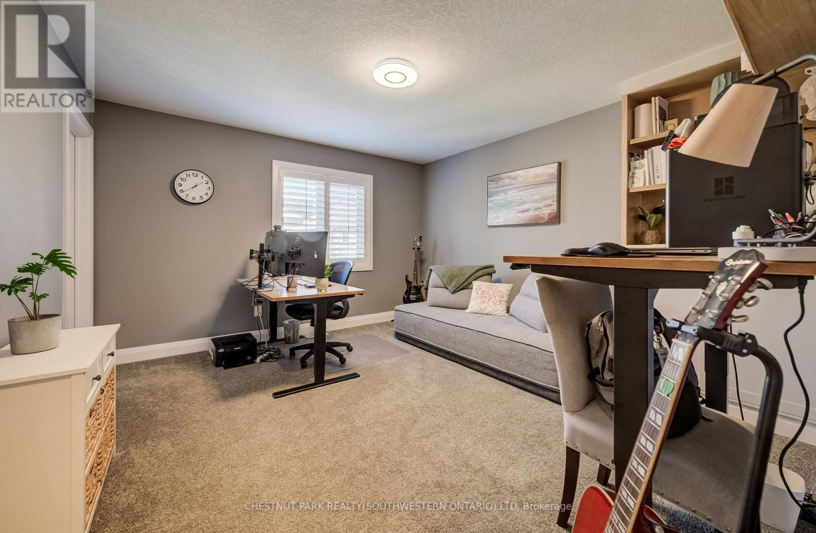 35 Greyhawk Street Property Photo 26