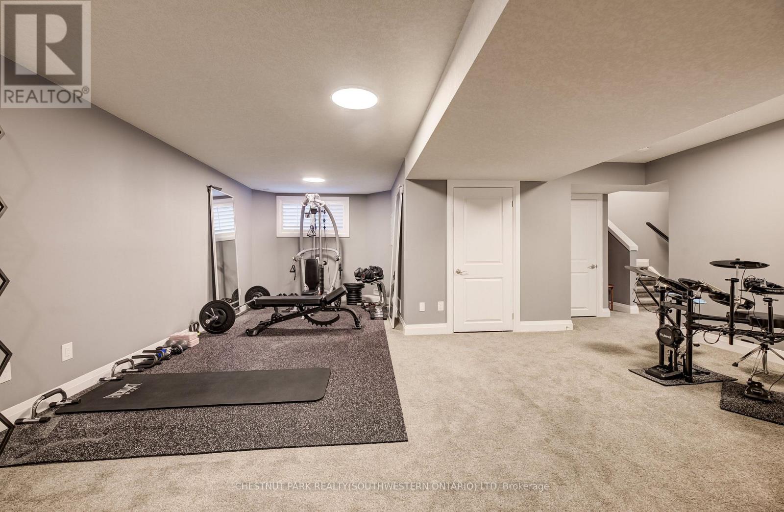 35 Greyhawk Street Property Photo 34