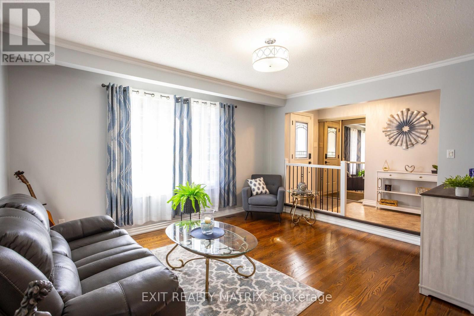 5 Gold Crescent Property Photo 6