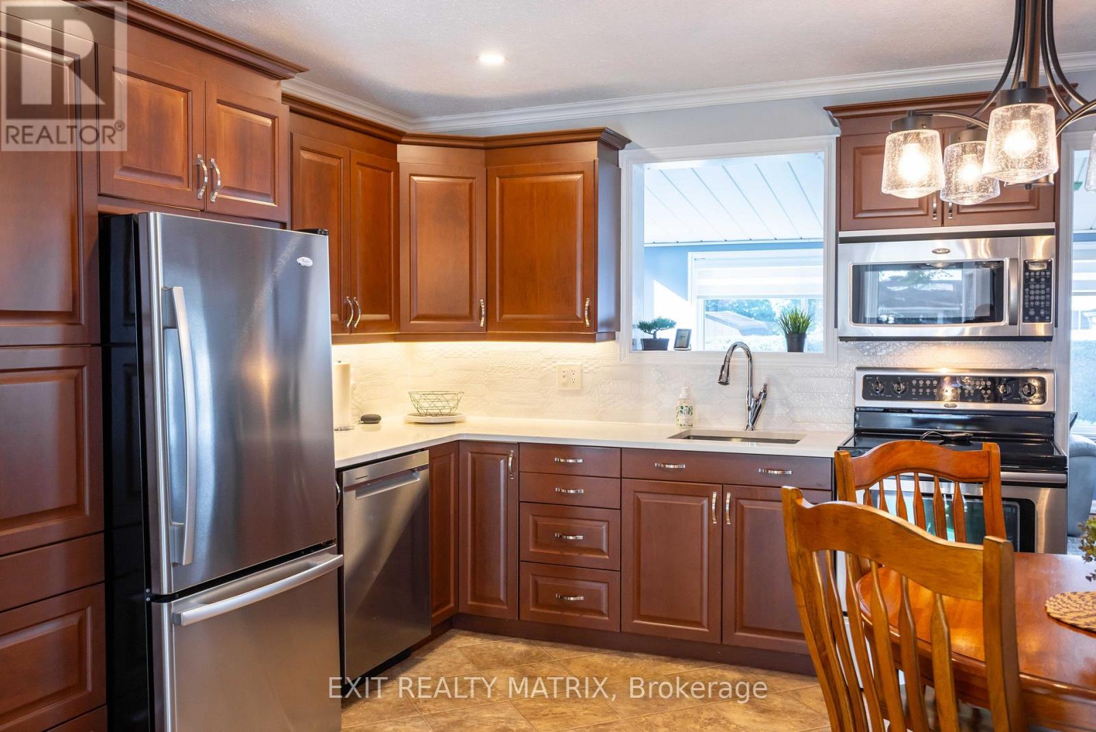 5 Gold Crescent Property Photo 13