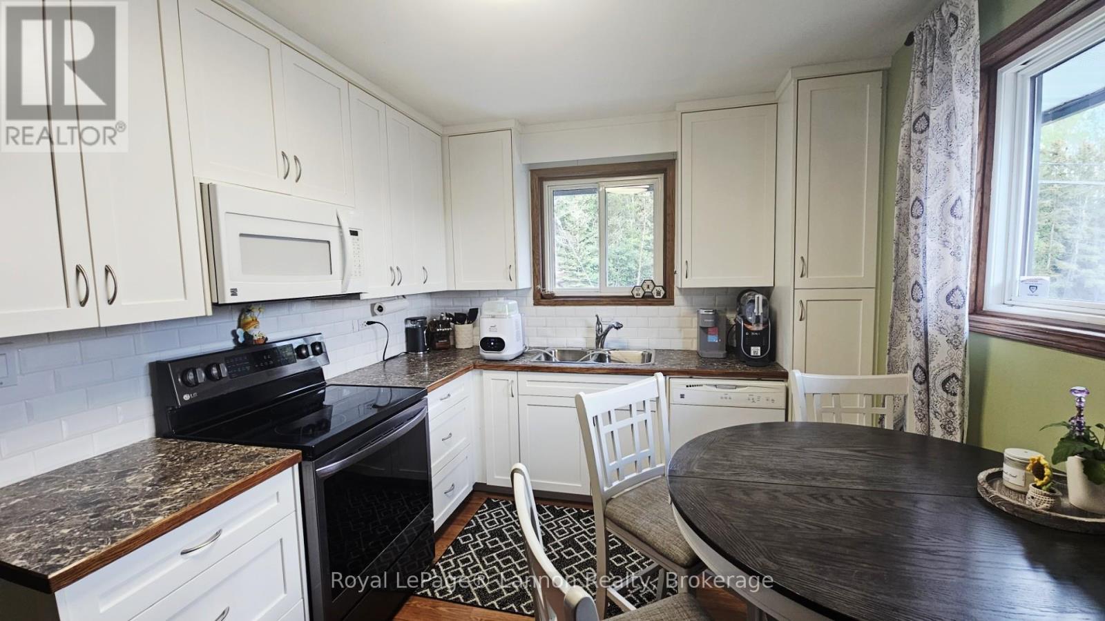 295 Cowan Street Property Photo 5