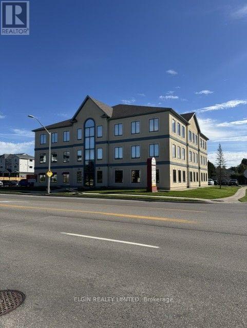 103 - 460 Wellington Street Property Photo 2