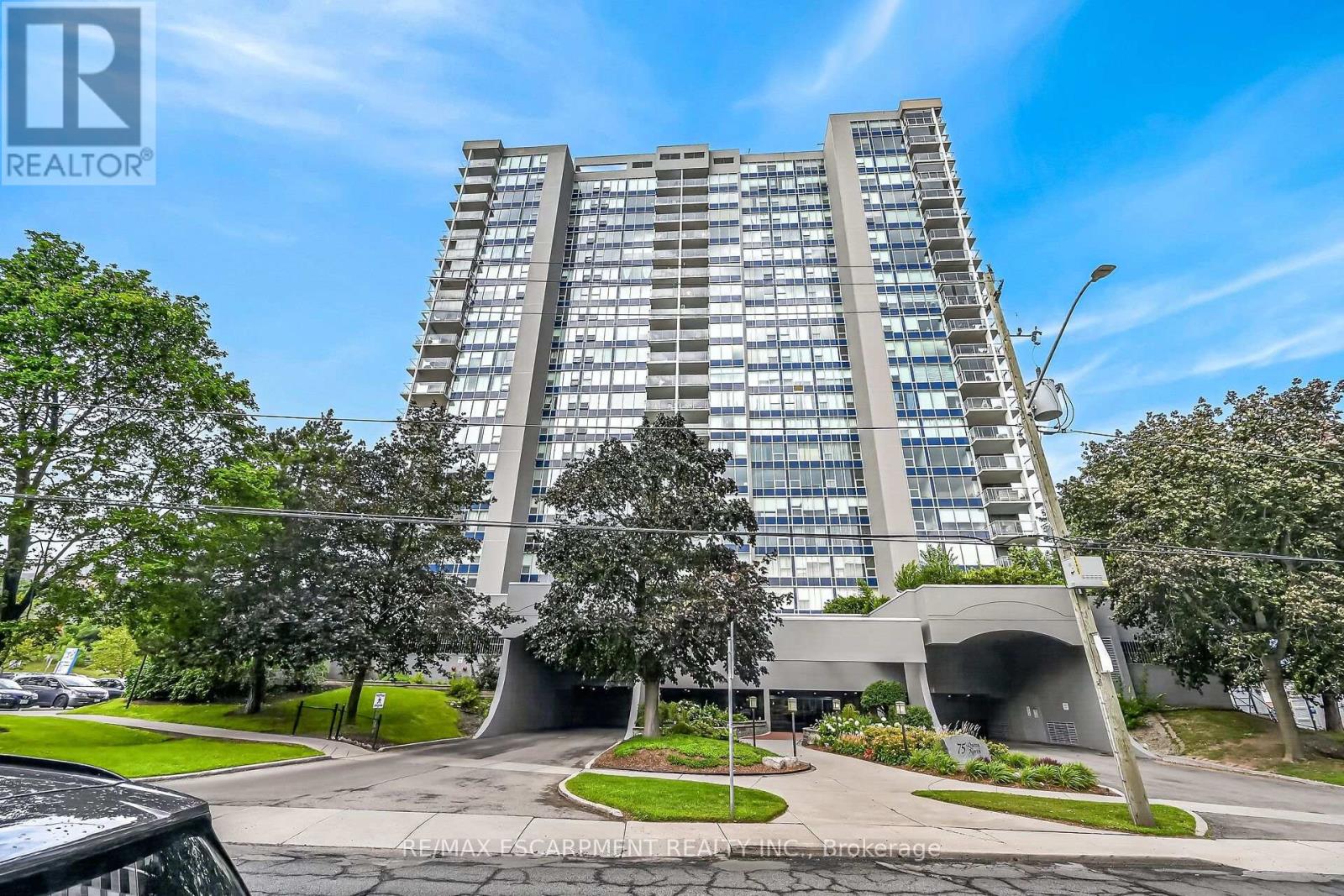 808 - 75 Queen Street N Property Photo 1