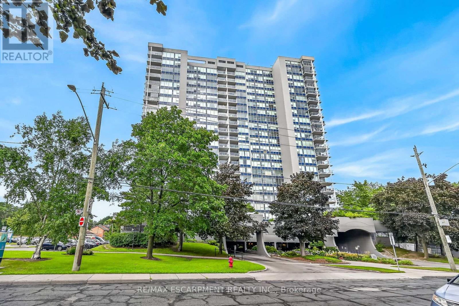 808 - 75 Queen Street N Property Photo 2