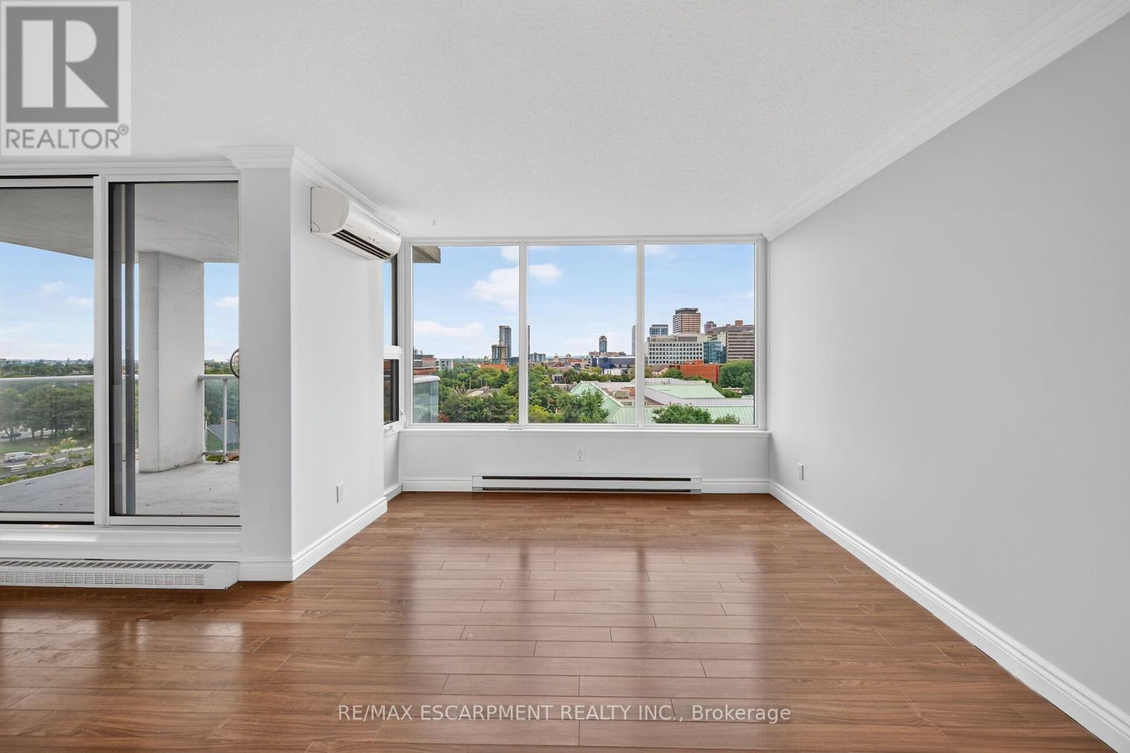 808 - 75 Queen Street N Property Photo 11