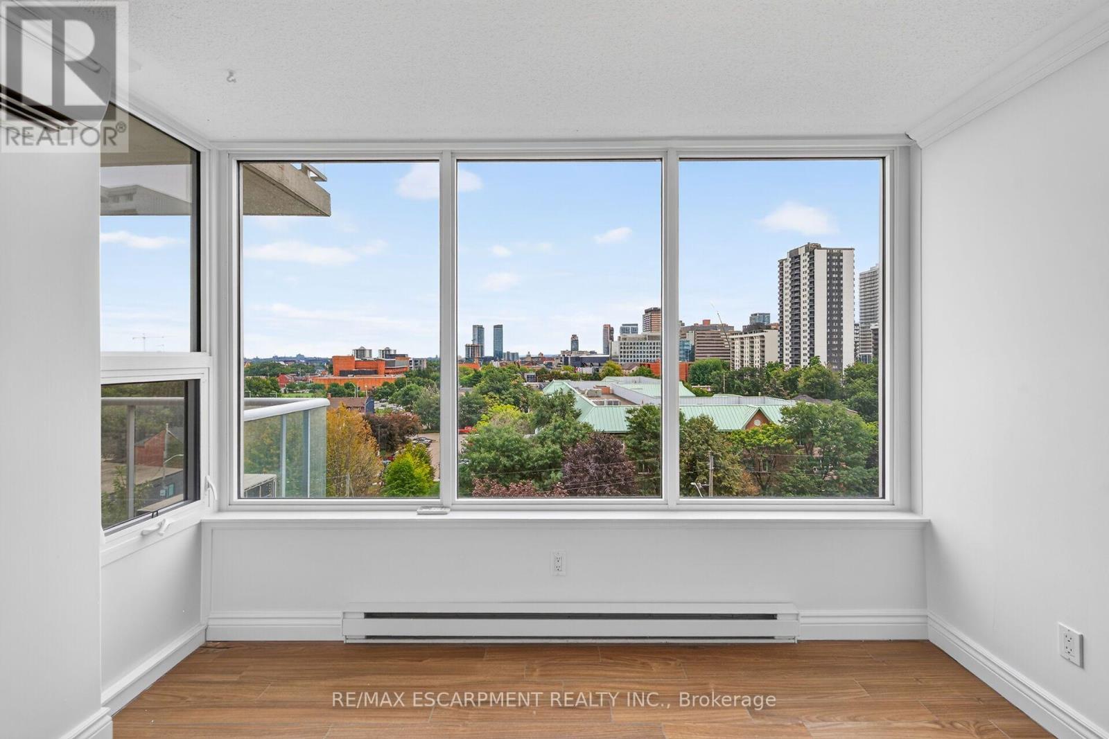 808 - 75 Queen Street N Property Photo 12