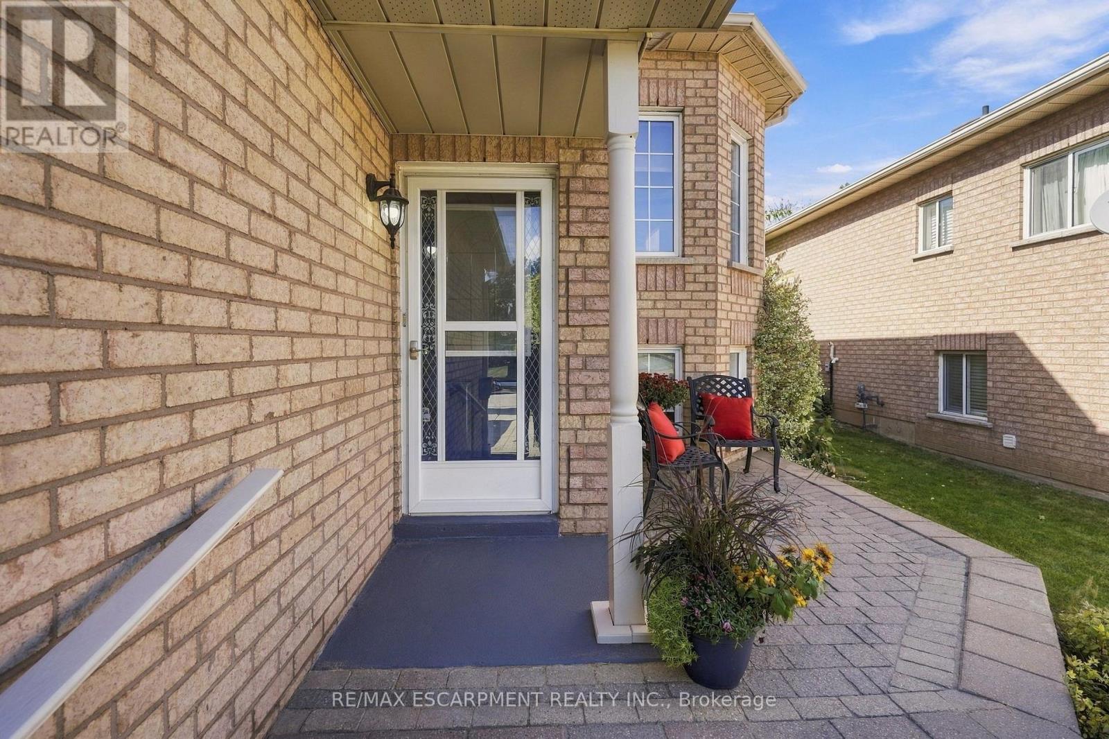 15 Dalrymple Drive Property Photo 3