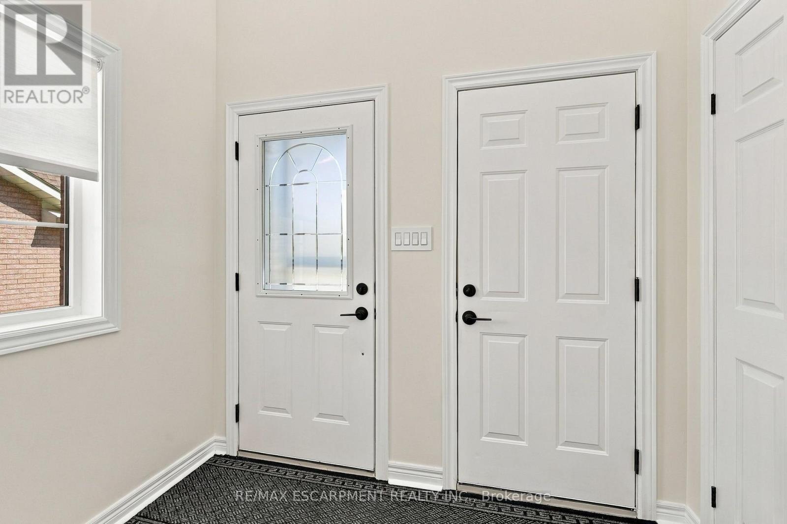 15 Dalrymple Drive Property Photo 4