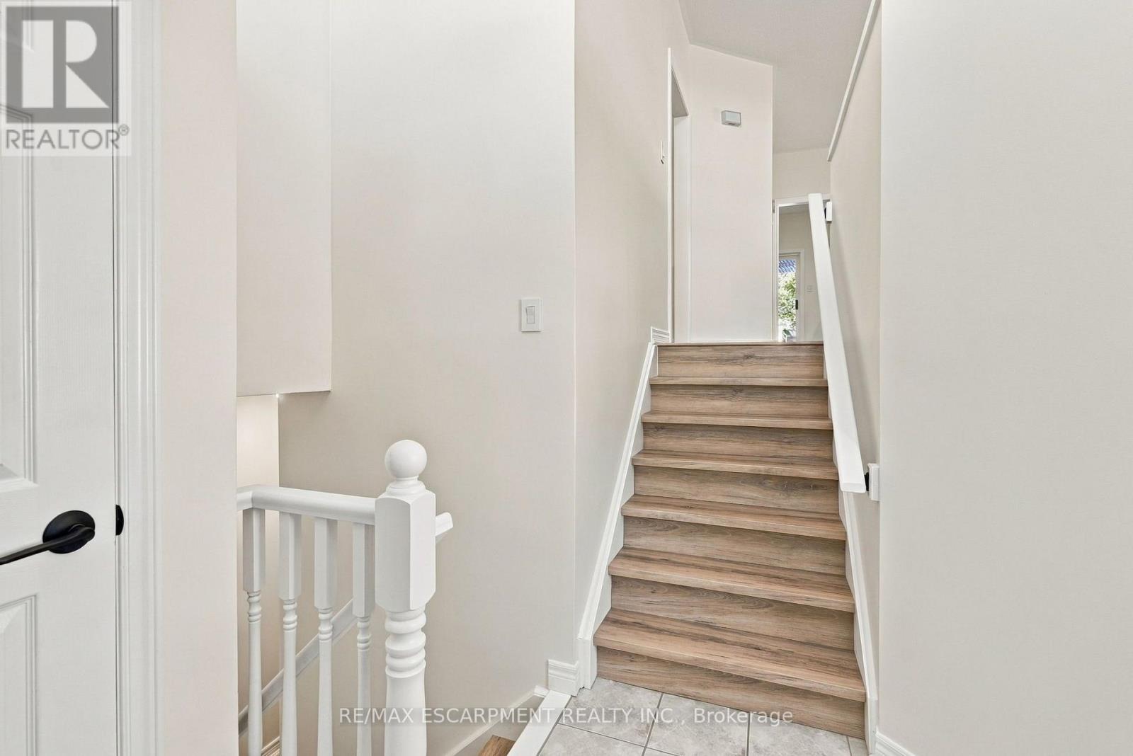 15 Dalrymple Drive Property Photo 5