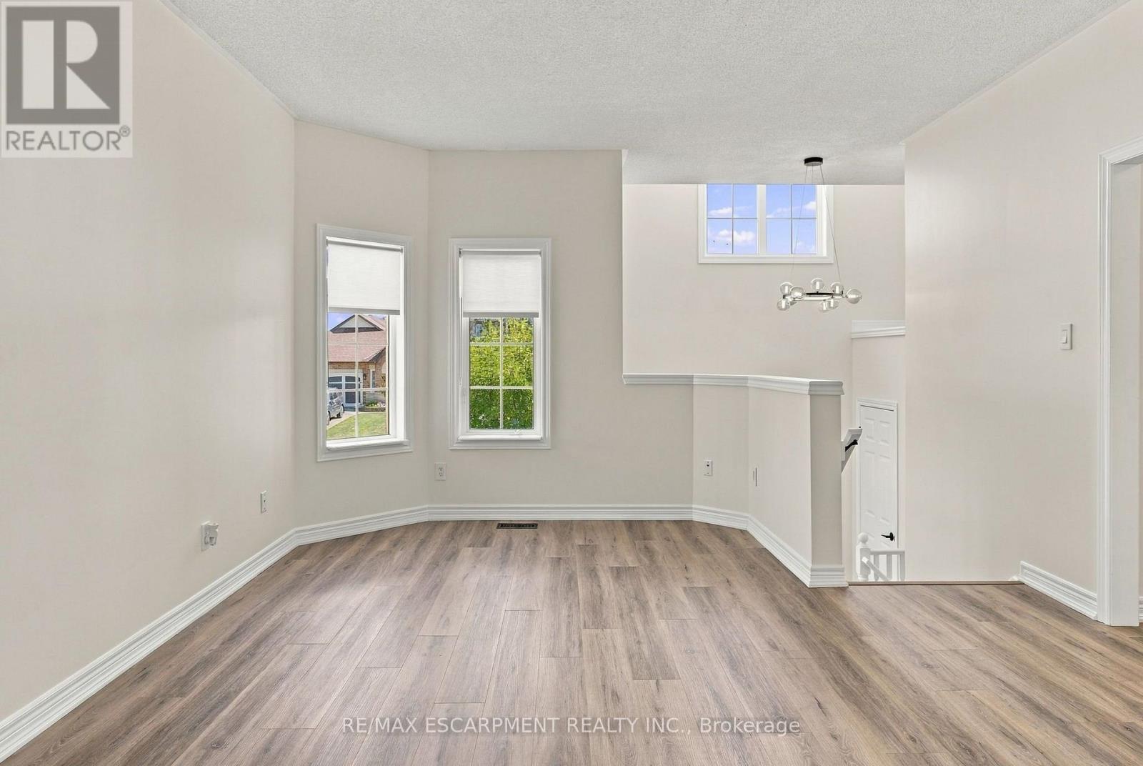 15 Dalrymple Drive Property Photo 7