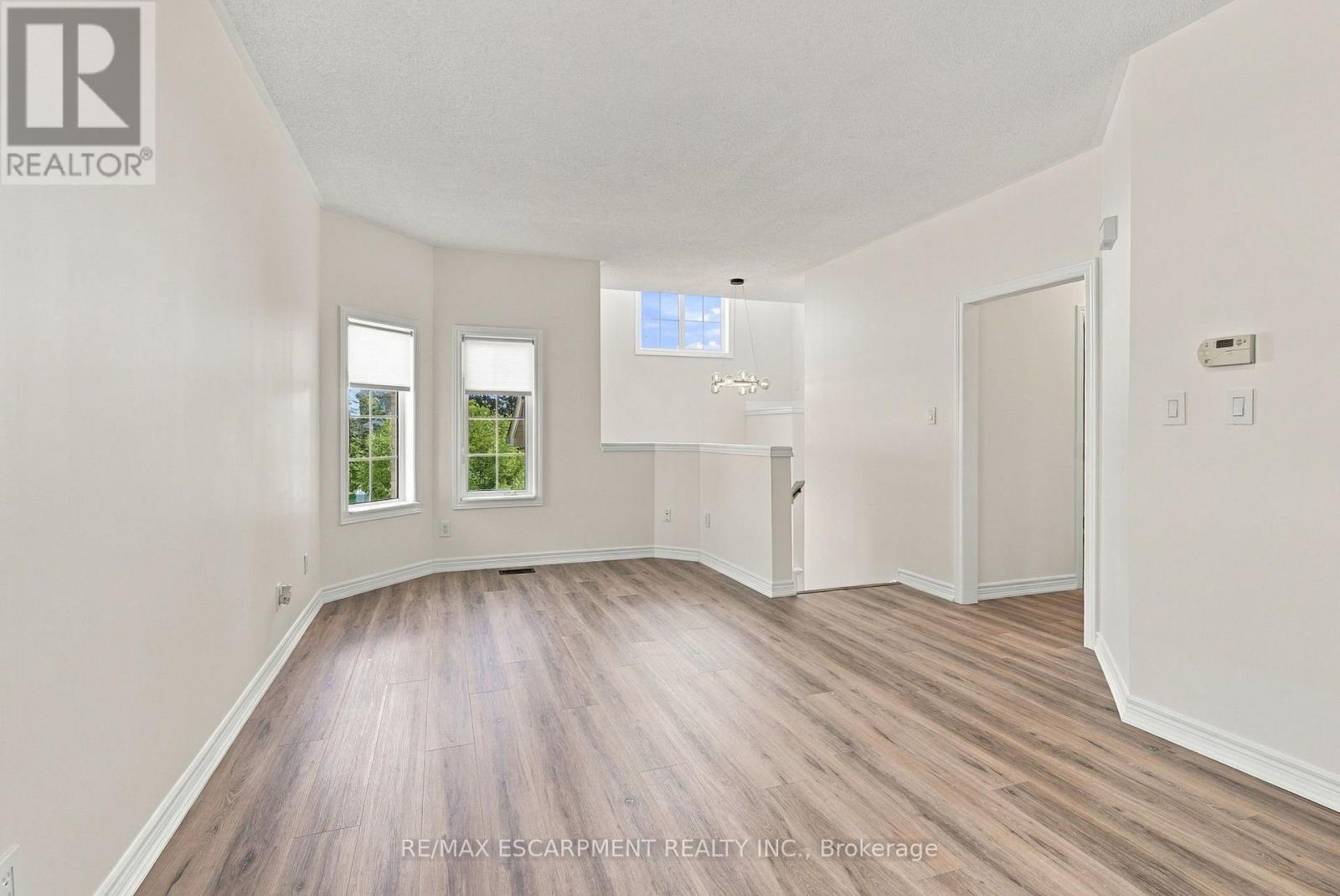 15 Dalrymple Drive Property Photo 8