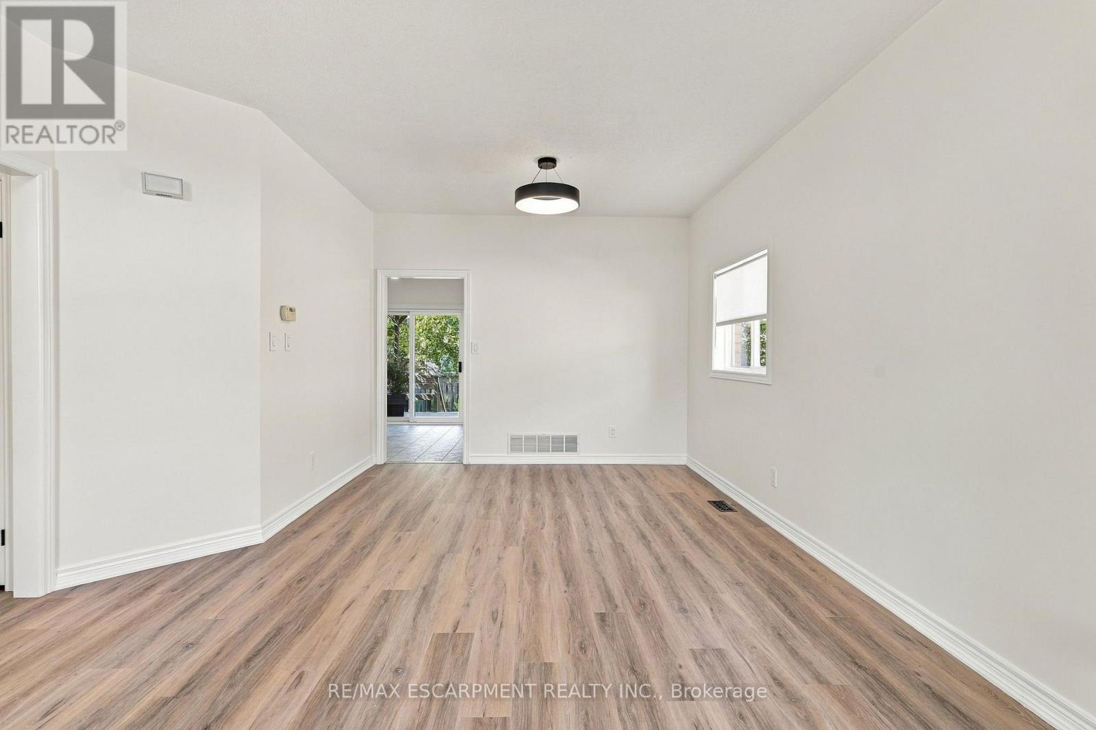 15 Dalrymple Drive Property Photo 10