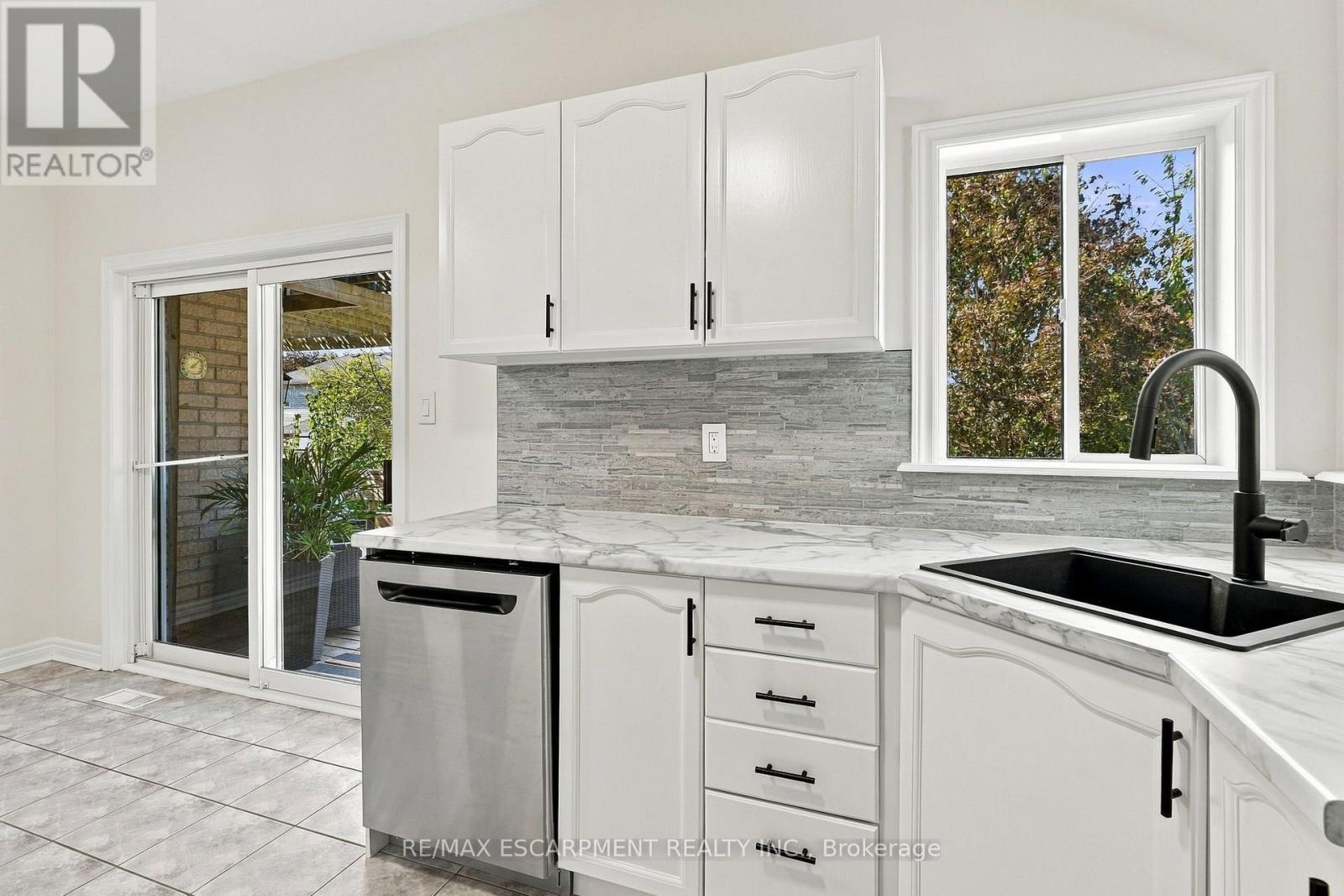 15 Dalrymple Drive Property Photo 13