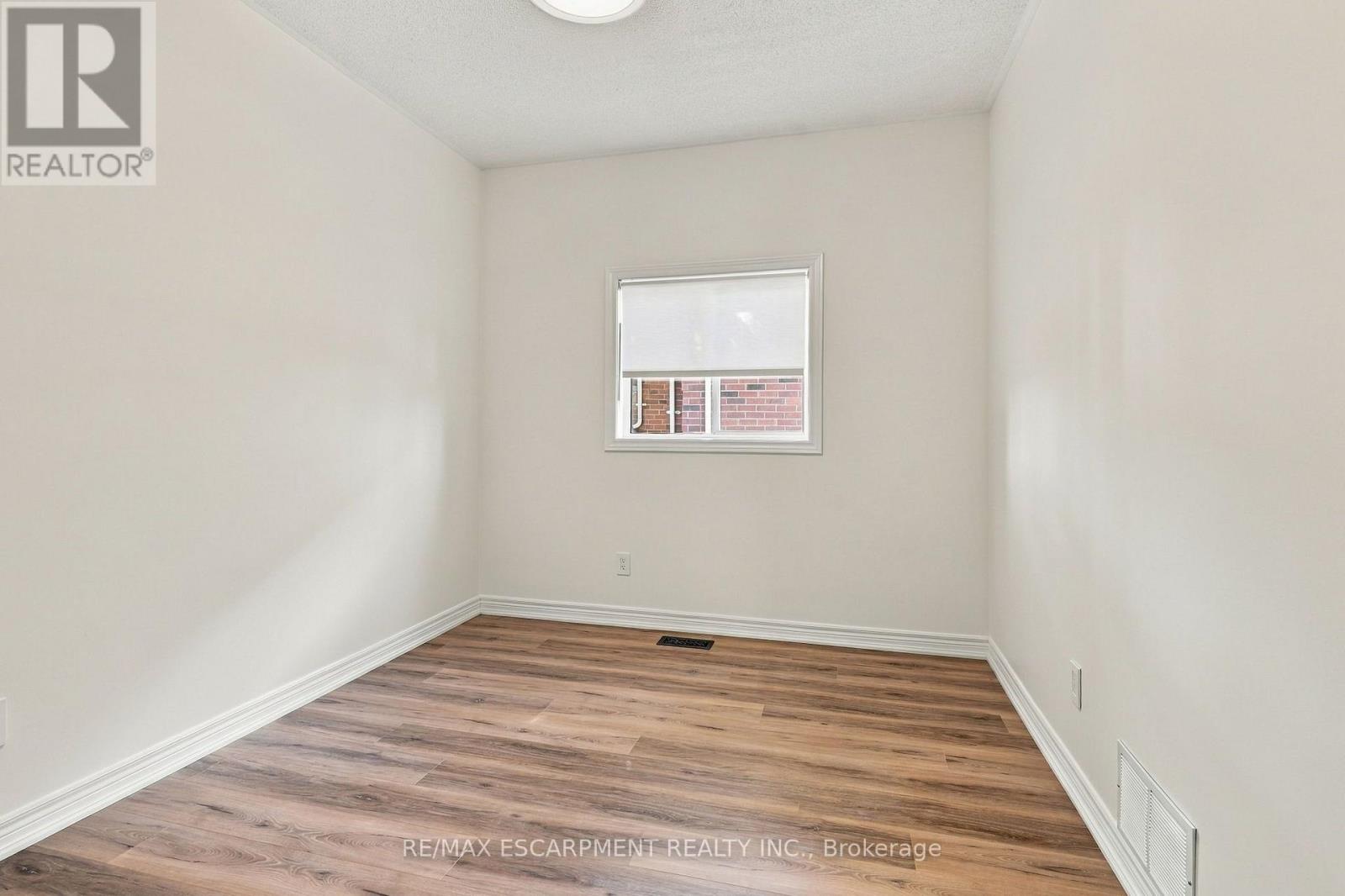 15 Dalrymple Drive Property Photo 26