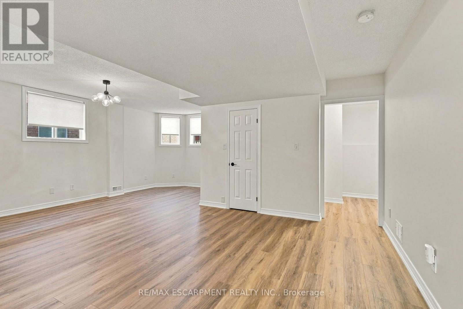 15 Dalrymple Drive Property Photo 32