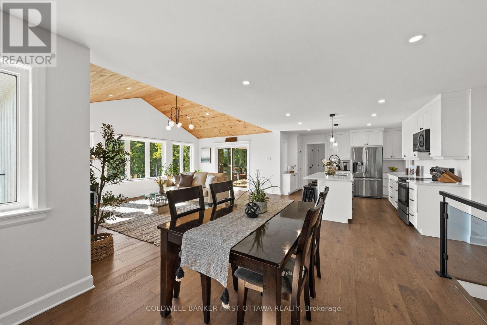 6780 Third Line Road S Property Photo 10