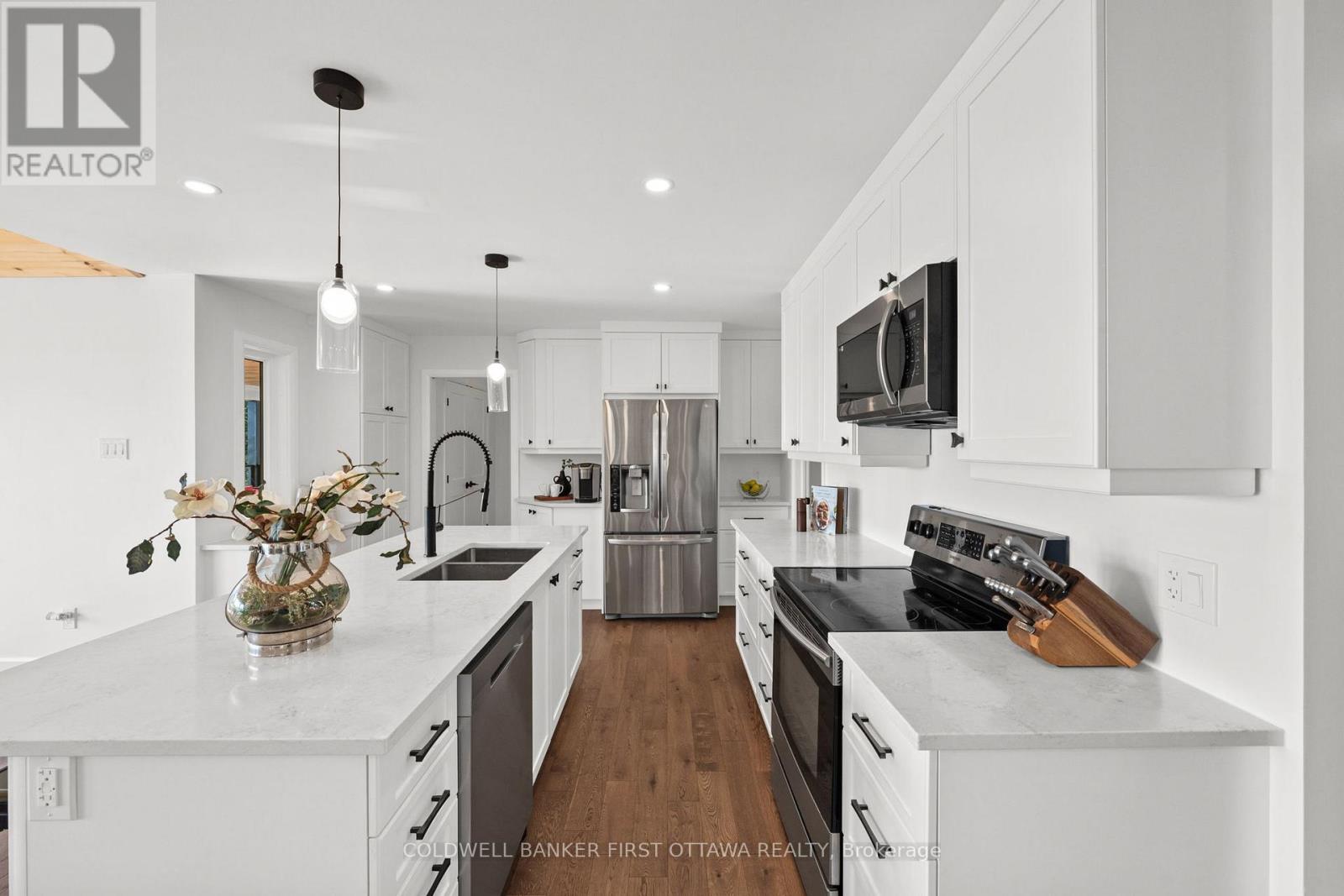 6780 Third Line Road S Property Photo 12