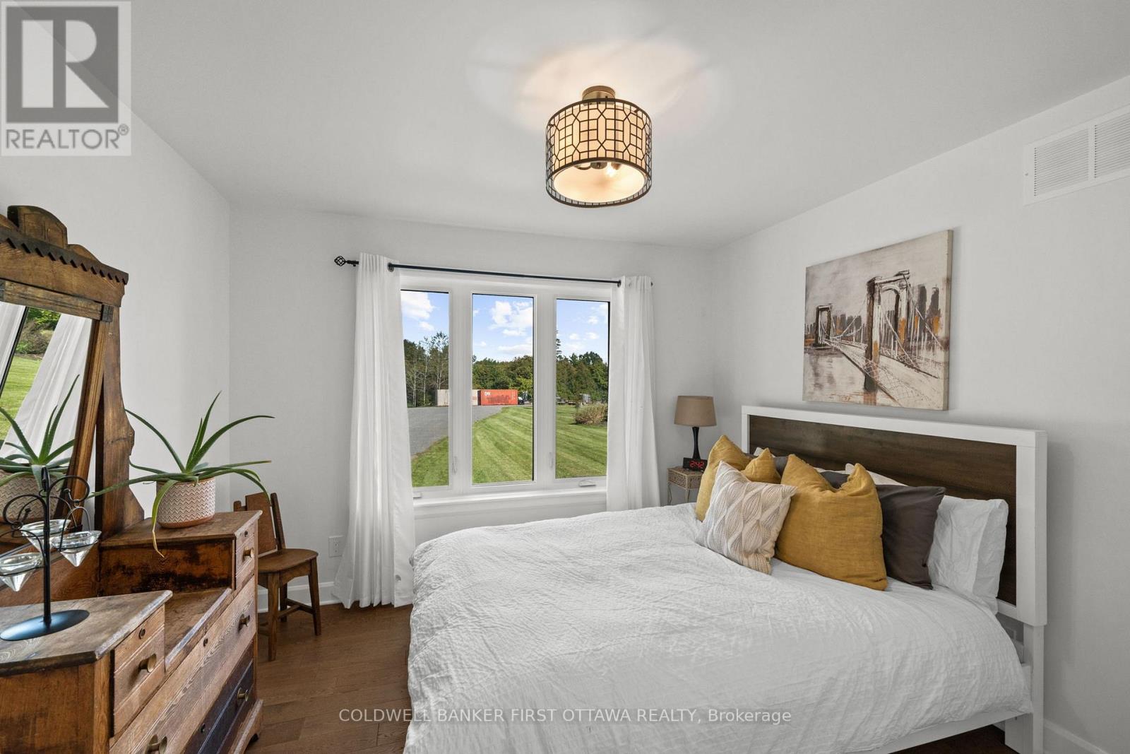 6780 Third Line Road S Property Photo 26