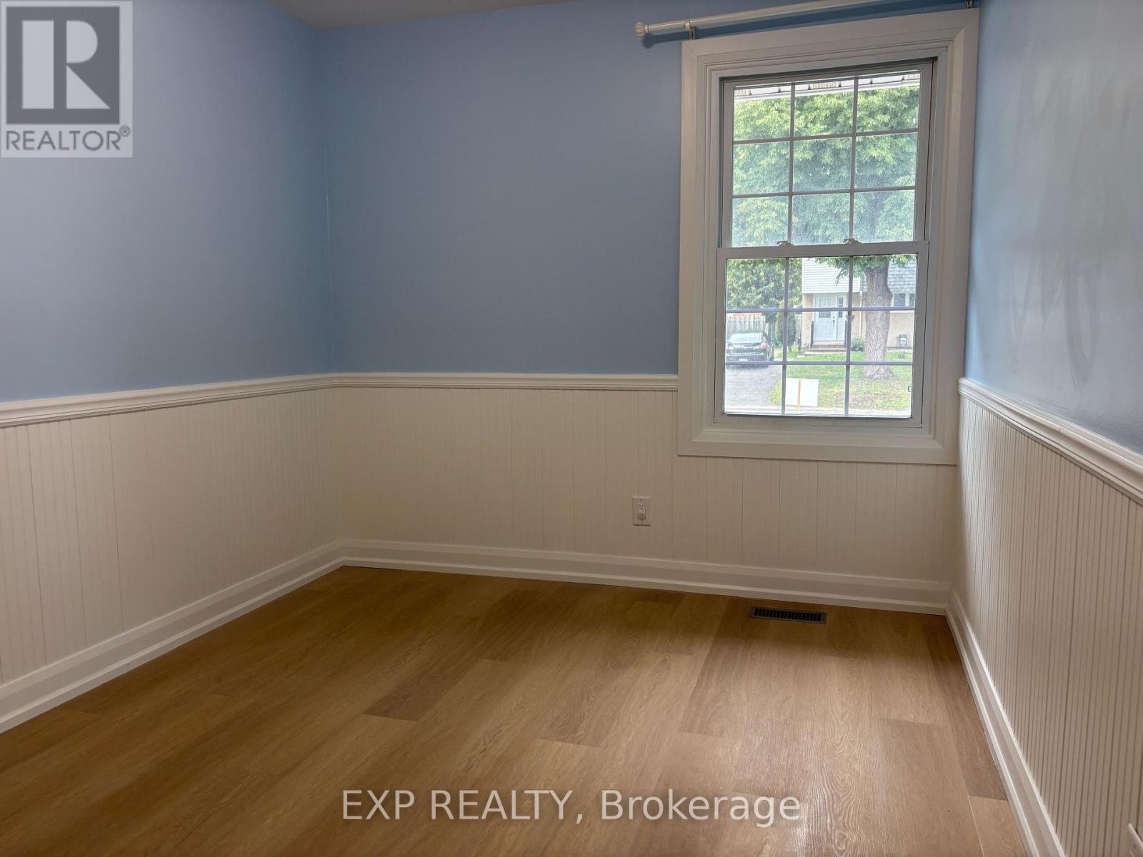 1381 Leigh Crescent Property Photo 12