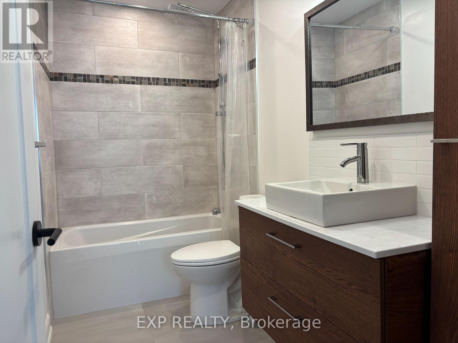 1381 Leigh Crescent Property Photo 13