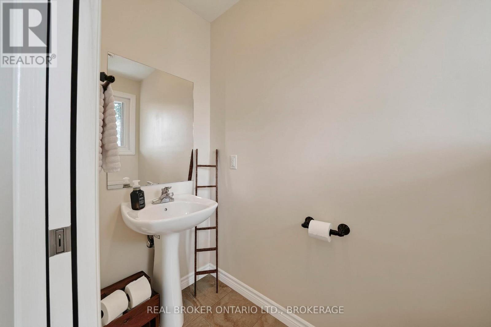 55 Abagail Crescent Property Photo 4