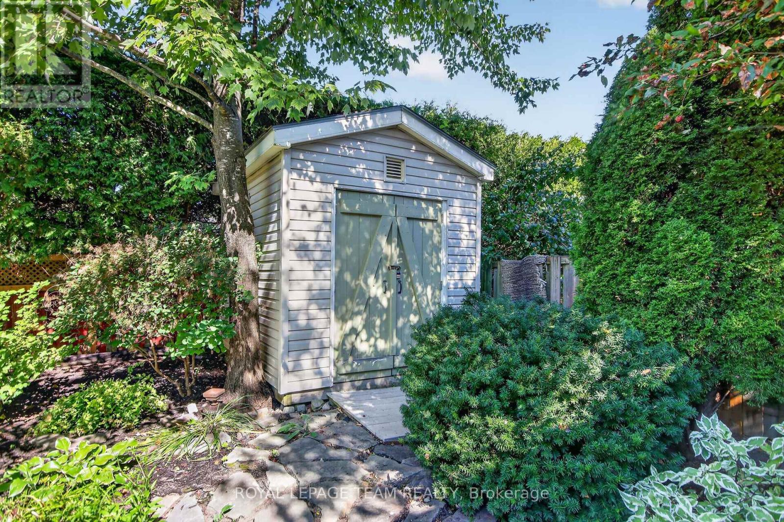 1069 Cahill Drive W Property Photo 49