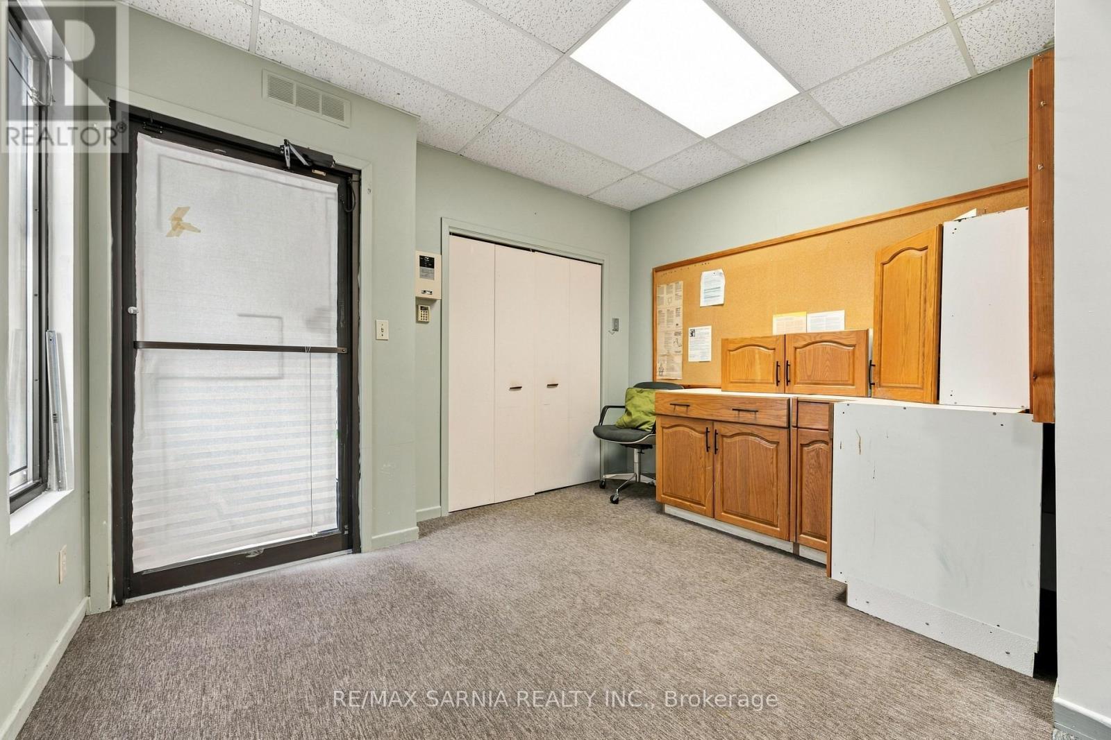 148 Vidal Street N Property Photo 7