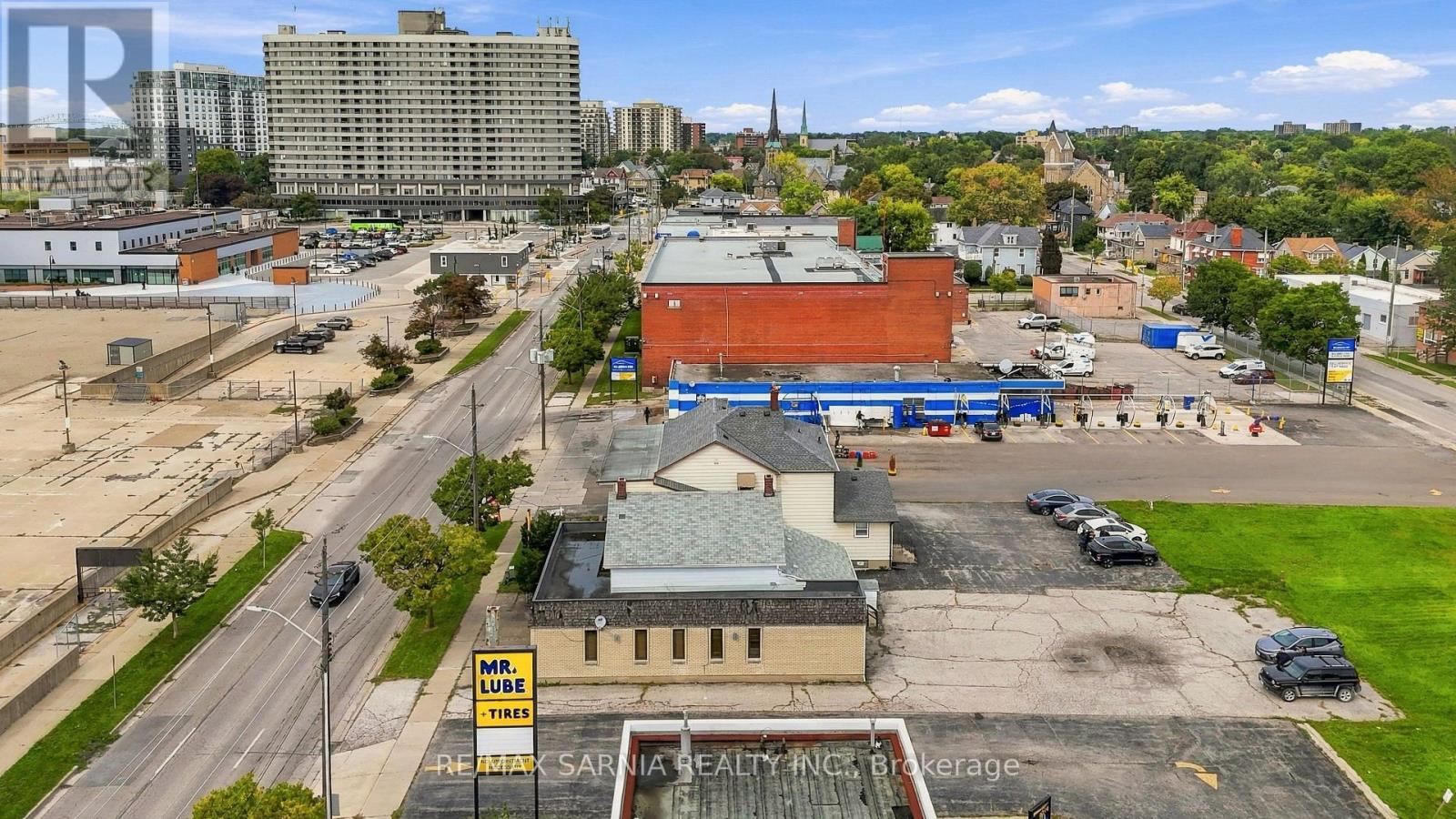 148 Vidal Street N Property Photo 38
