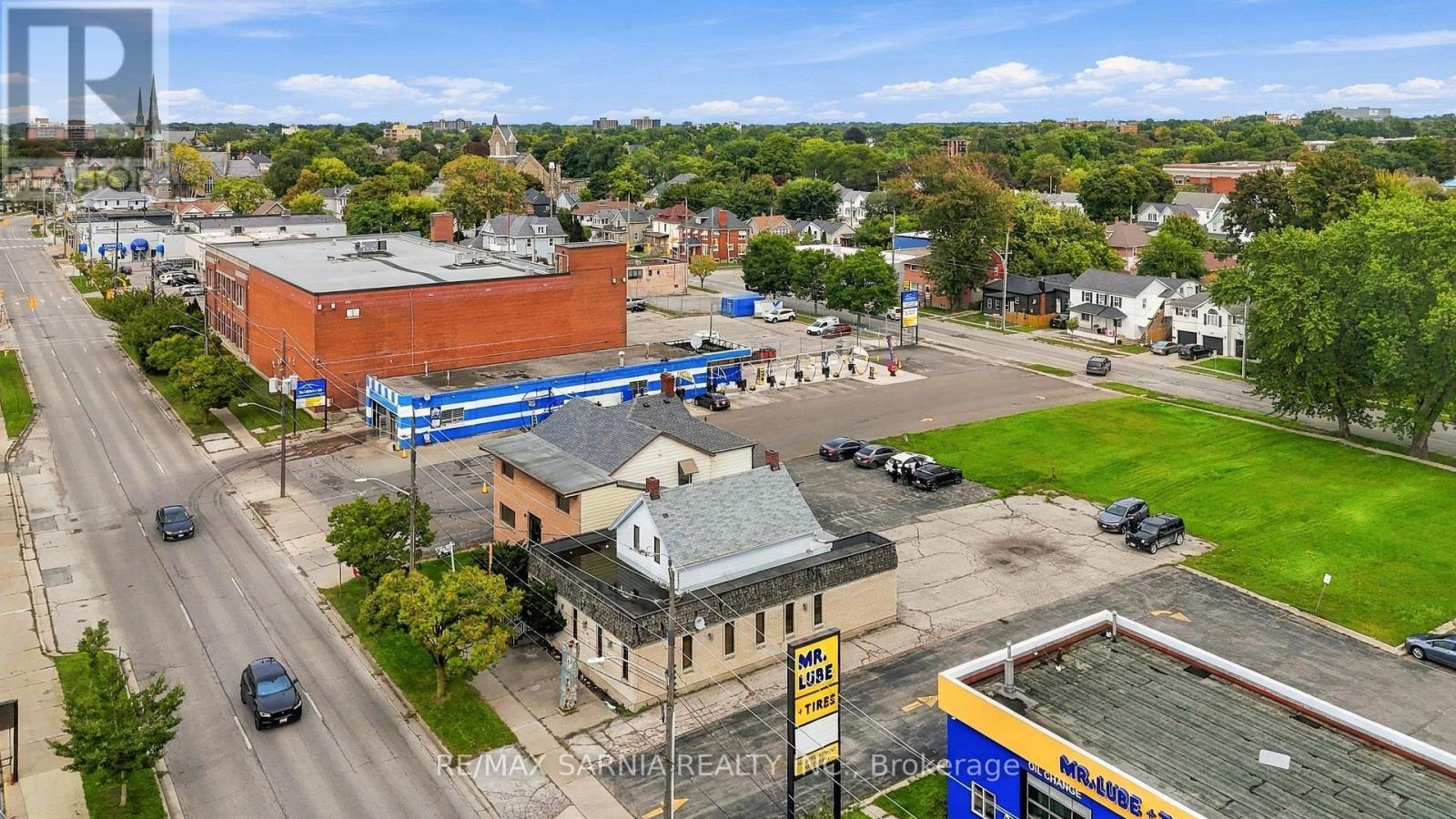 148 Vidal Street N Property Photo 39