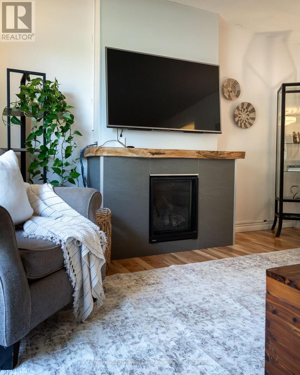 6 Spencer Street Property Photo 8