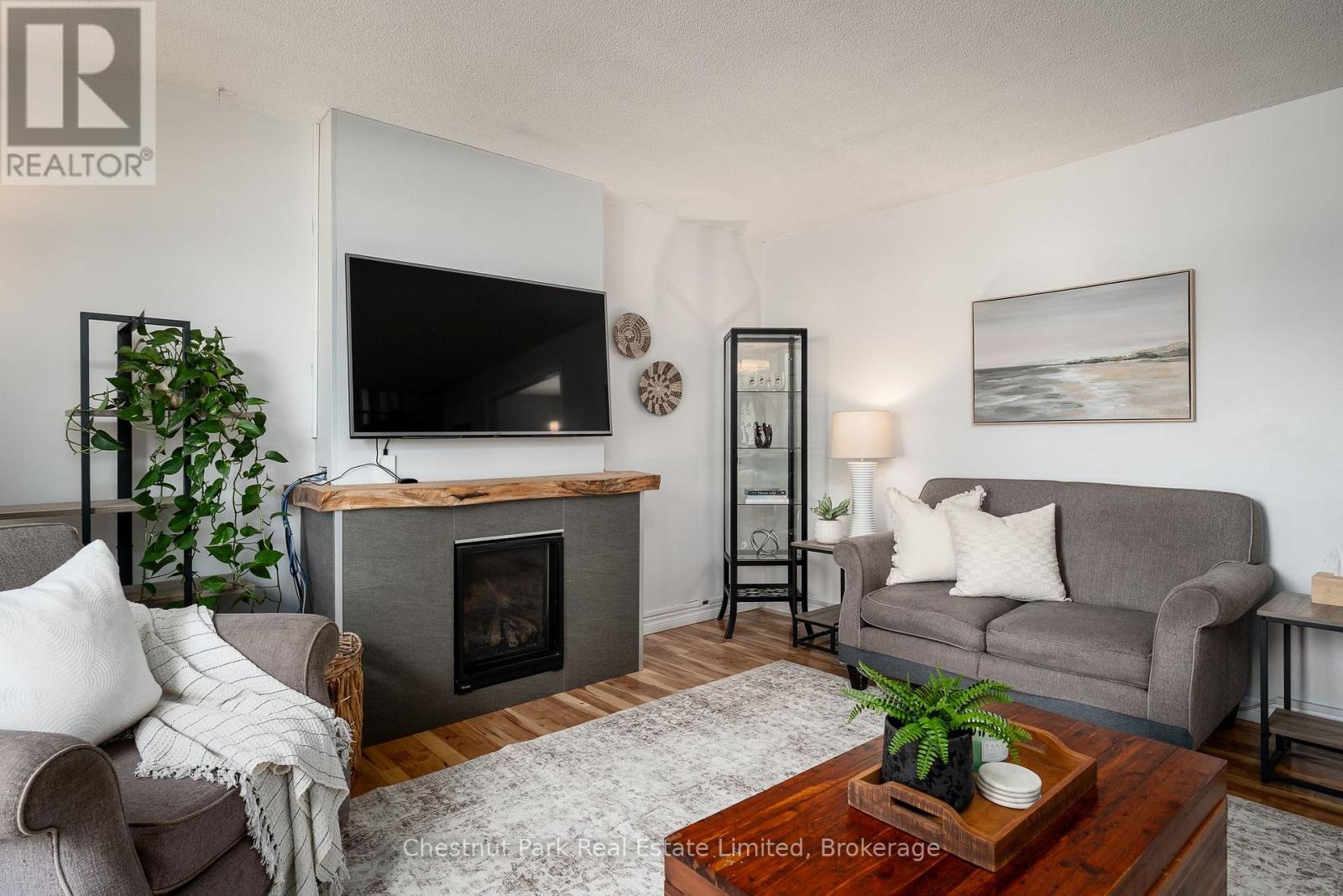 6 Spencer Street Property Photo 9