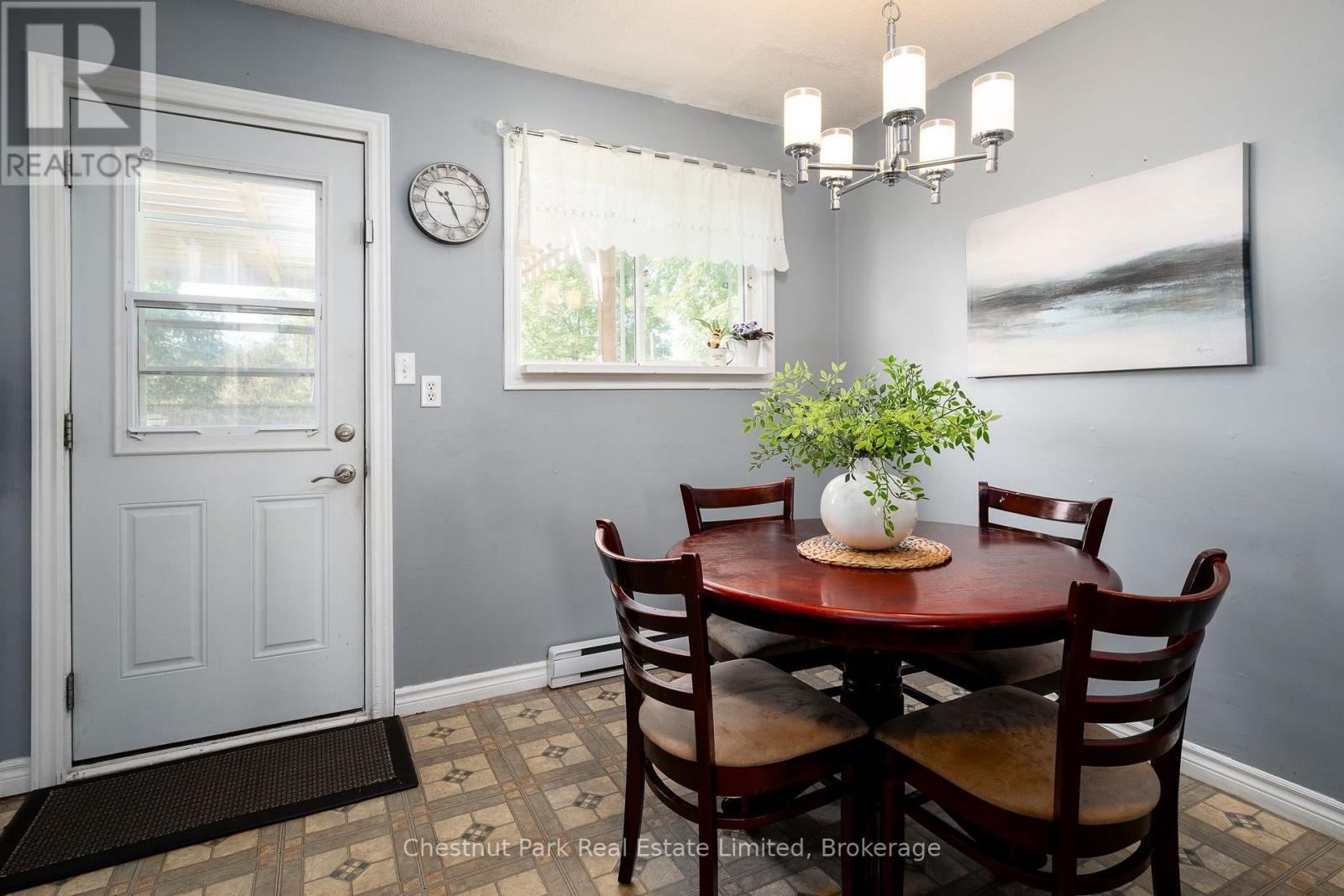 6 Spencer Street Property Photo 11