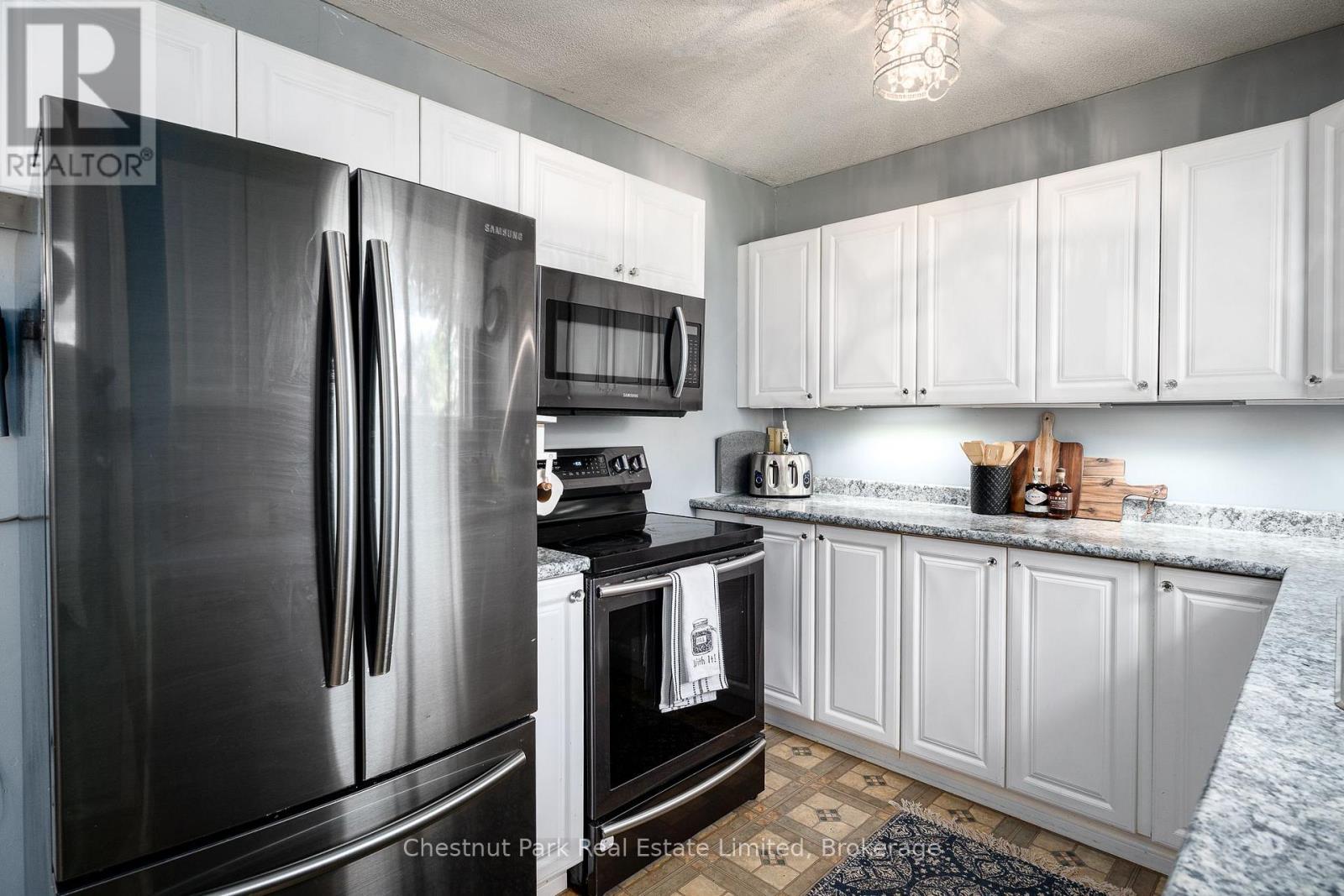 6 Spencer Street Property Photo 13