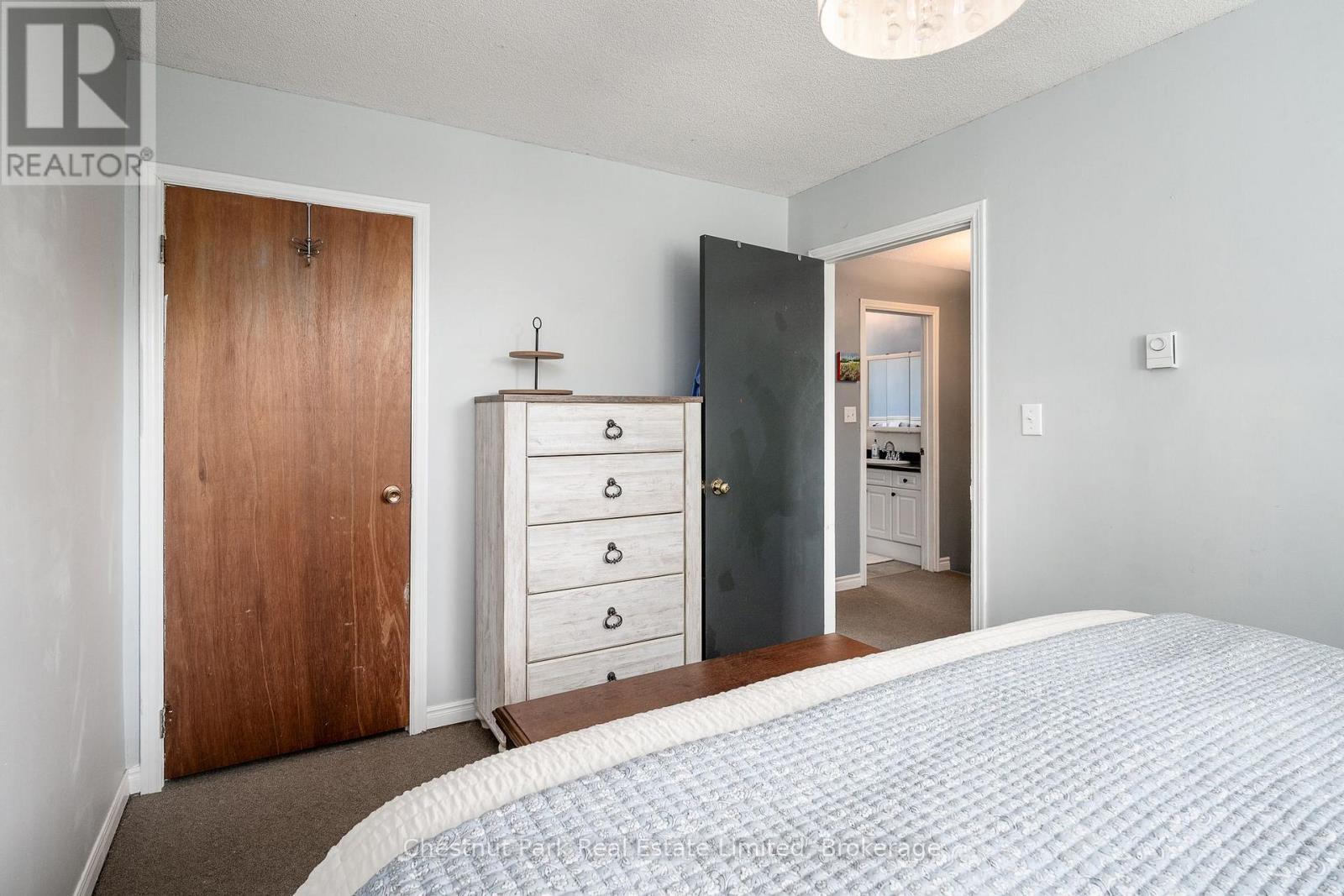 6 Spencer Street Property Photo 17