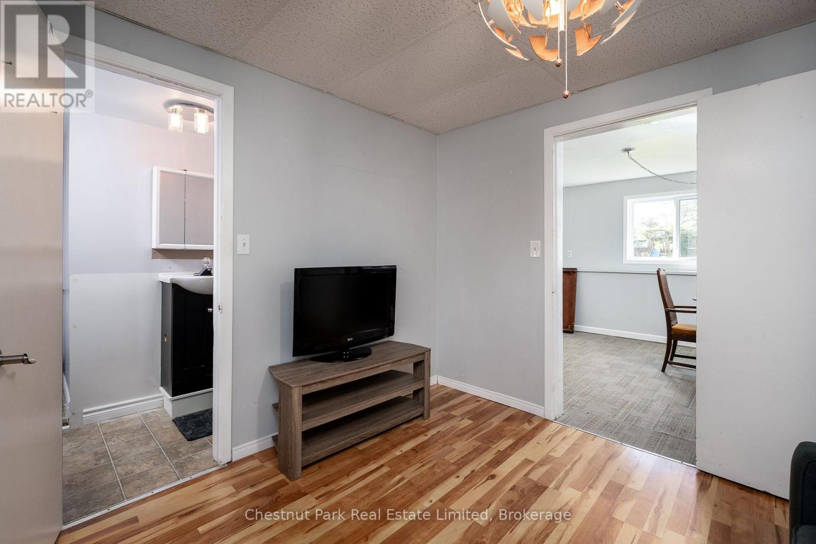 6 Spencer Street Property Photo 24