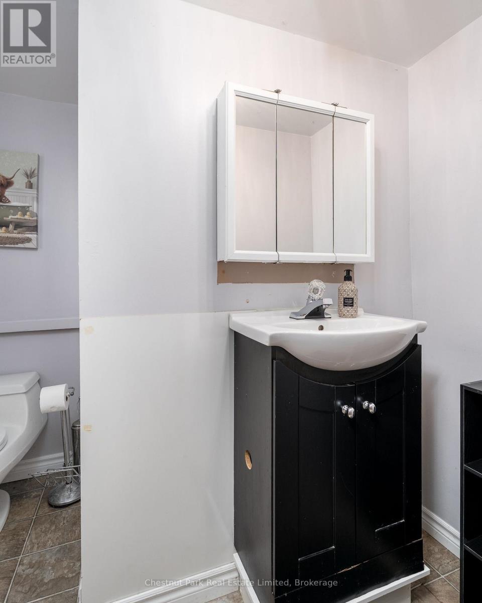 6 Spencer Street Property Photo 25