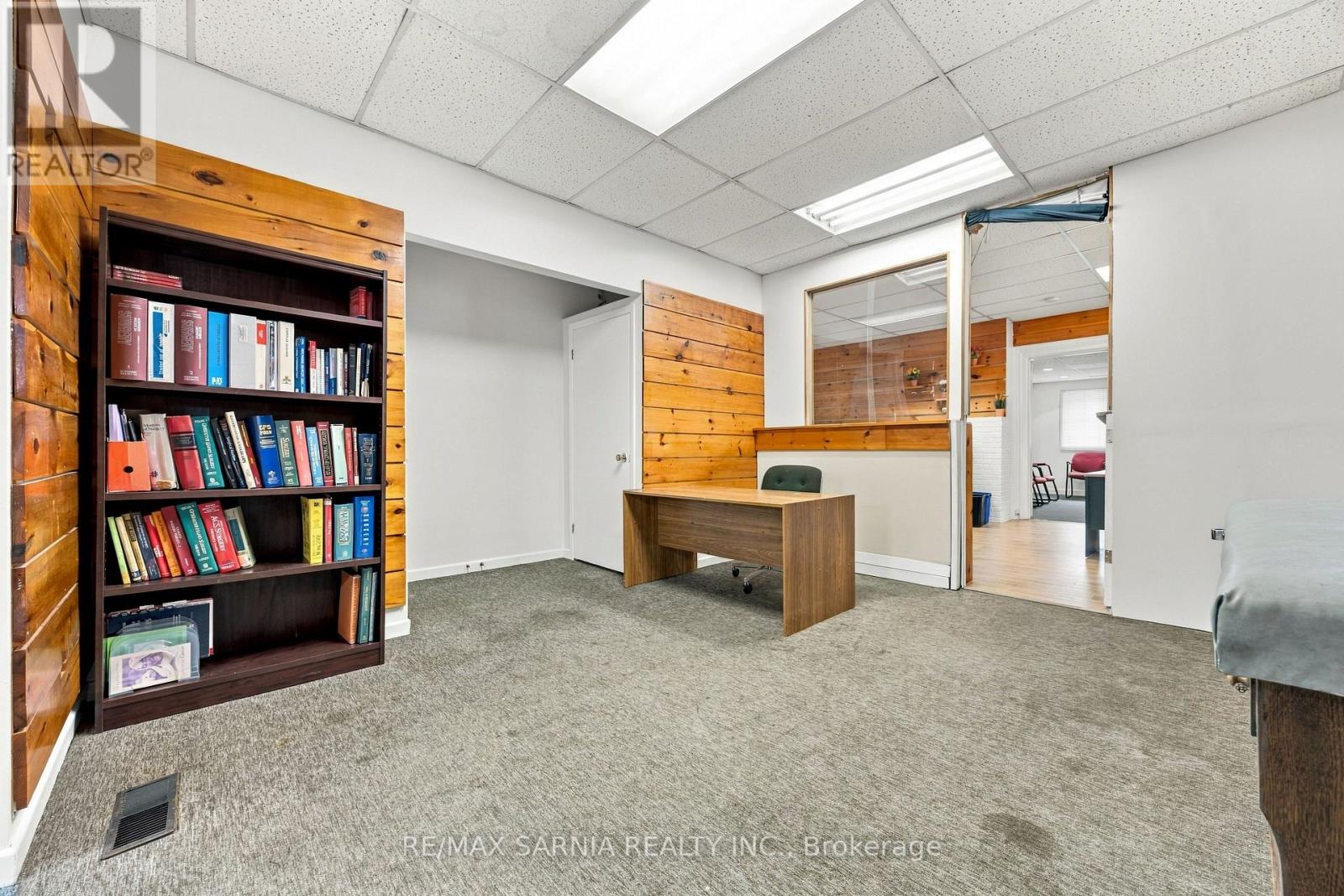 148 Vidal Street N Property Photo 15