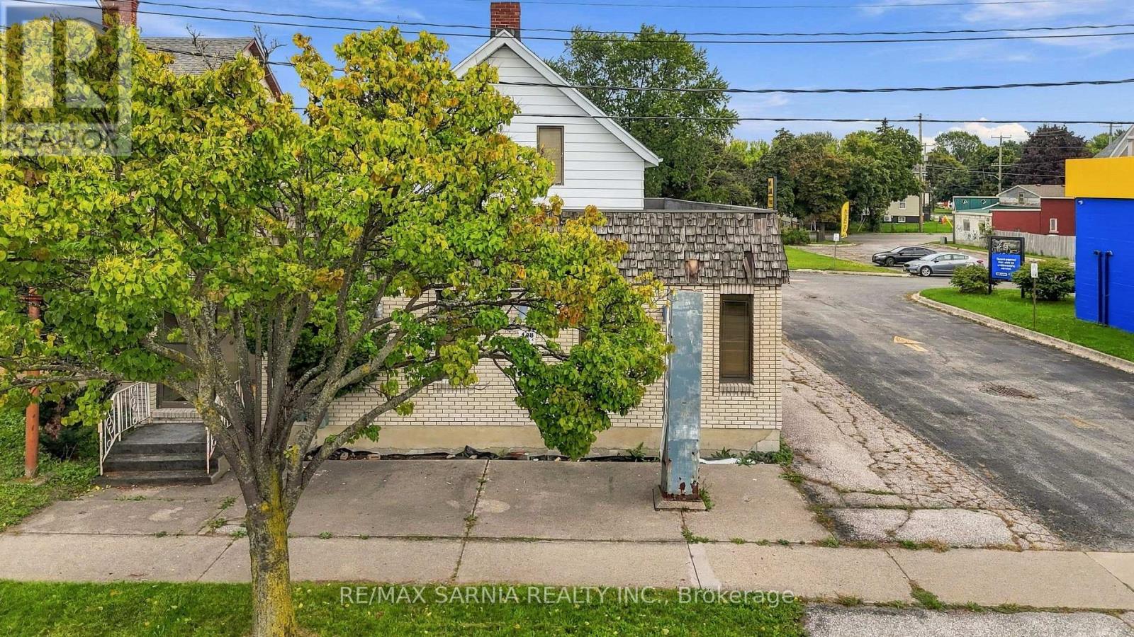 148 Vidal Street N Property Photo 47