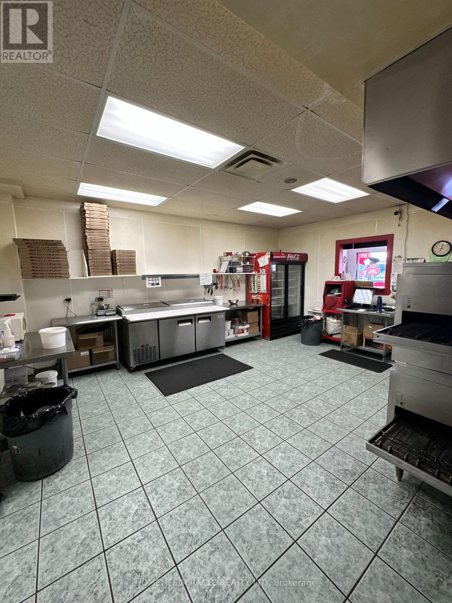 13229 Ilderton Road Property Photo 8