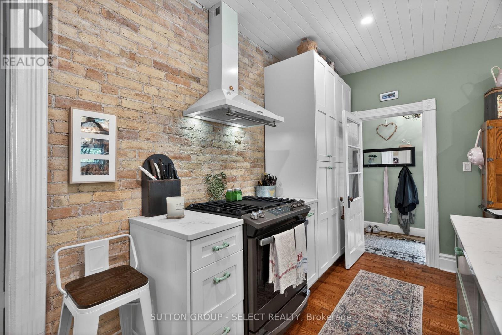 365 William Street Property Photo 5