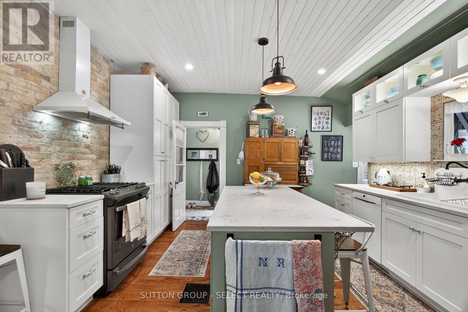 365 William Street Property Photo 6