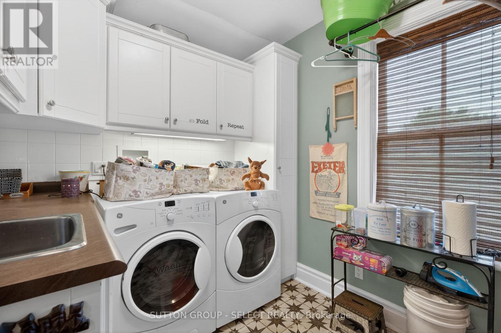 365 William Street Property Photo 26