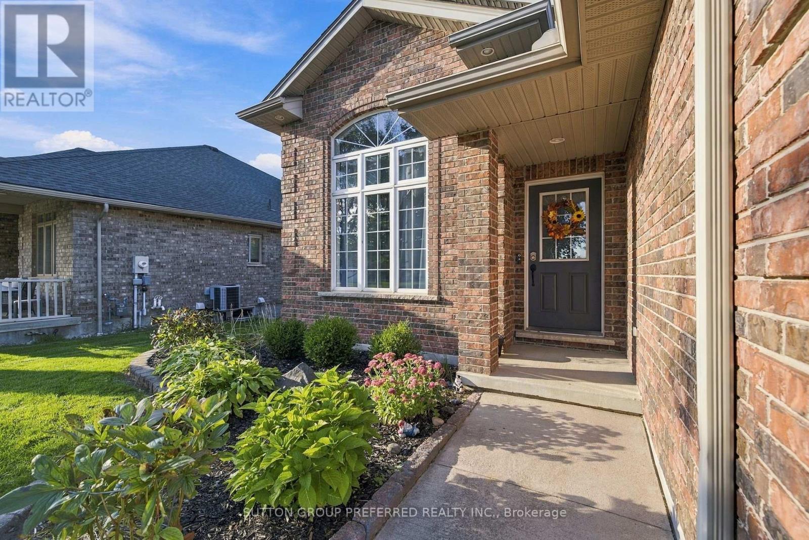 20 Turnberry Drive Property Photo 4
