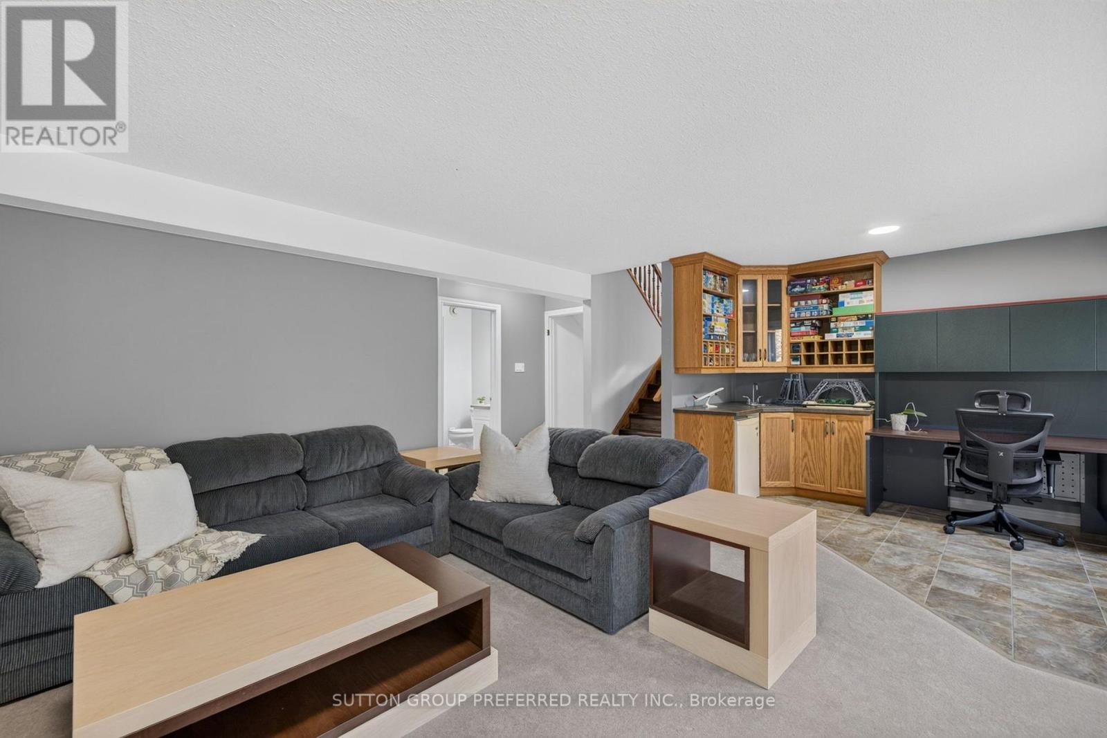 20 Turnberry Drive Property Photo 19