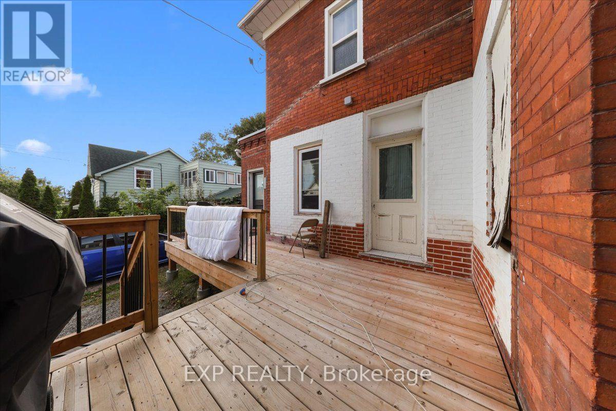 110 Chambers Street Property Photo 4