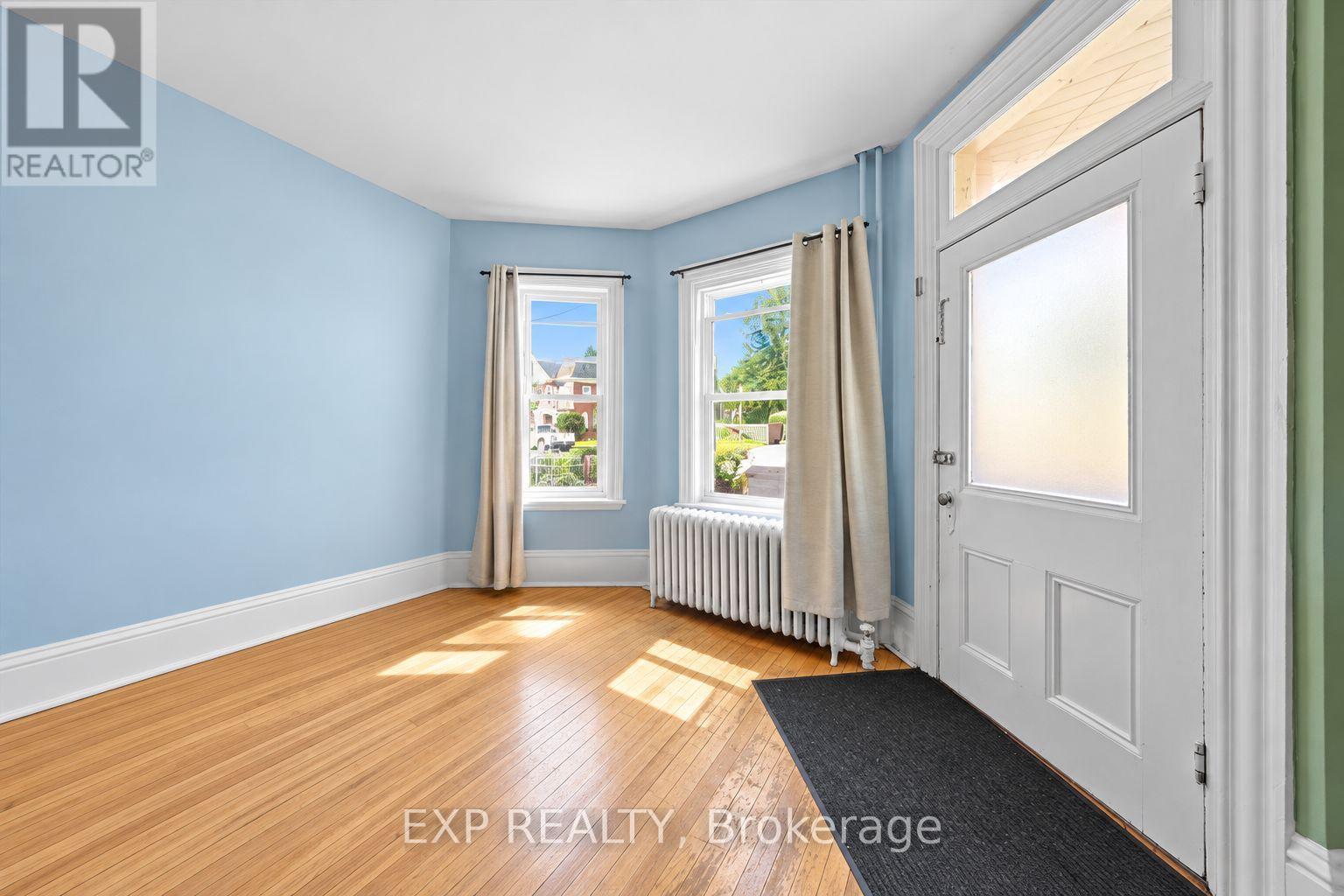 110 Chambers Street Property Photo 6