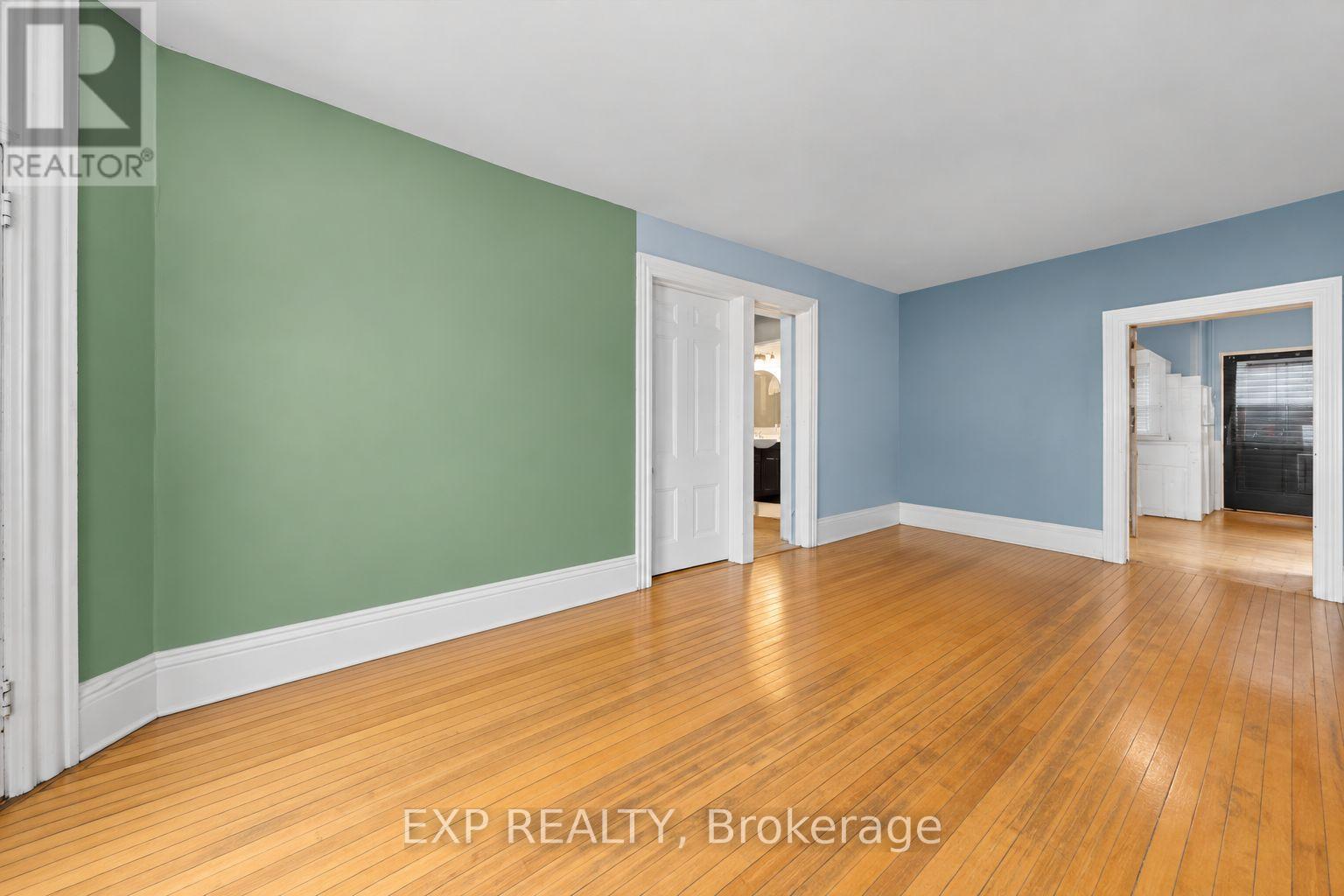 110 Chambers Street Property Photo 8