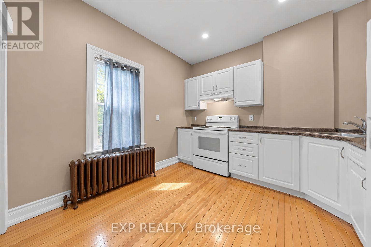 110 Chambers Street Property Photo 9