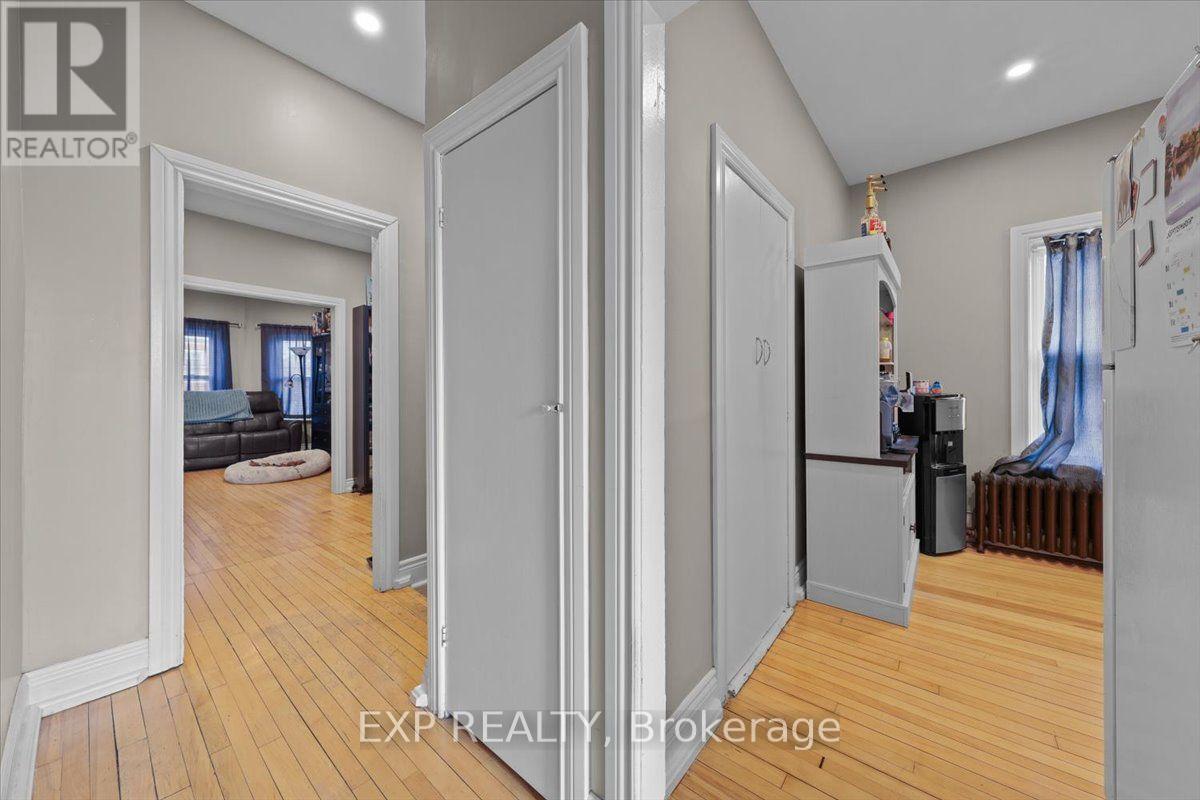 110 Chambers Street Property Photo 23