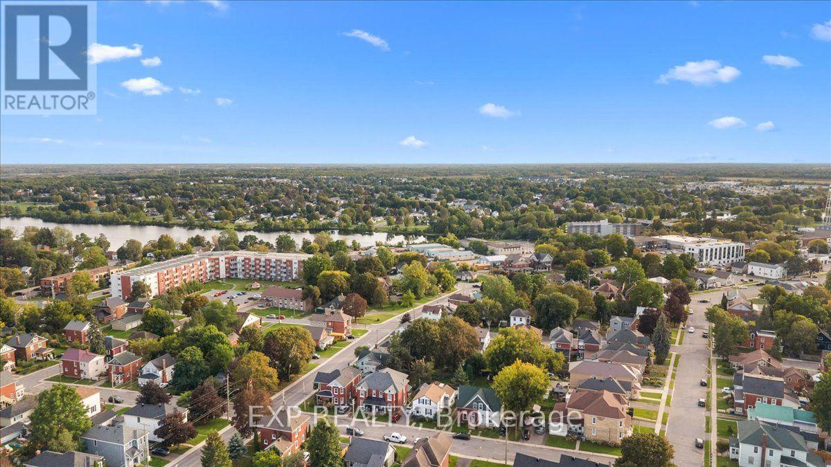 110 Chambers Street Property Photo 27